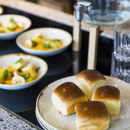 Le Grand Quartier 4* פריז